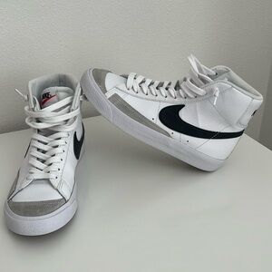 4.5Y Nike Blazer Mid ‘77